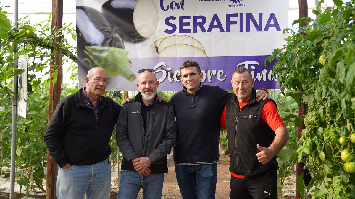 Parte de equipo de Ramiro Arnedo|RM409447|RM409527|Manuel Puertas, agricultor de Serafina